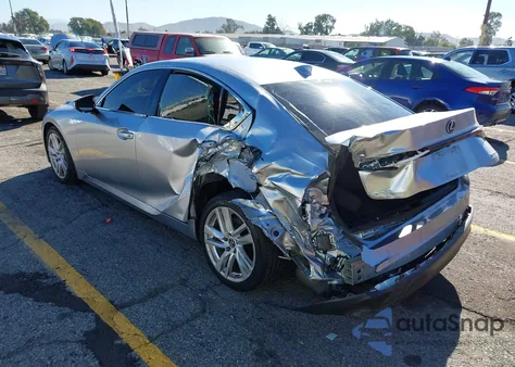 2021 Lexus Is 300 z USA, uszkodzony, nr VIN JTHAA1D29M5117148